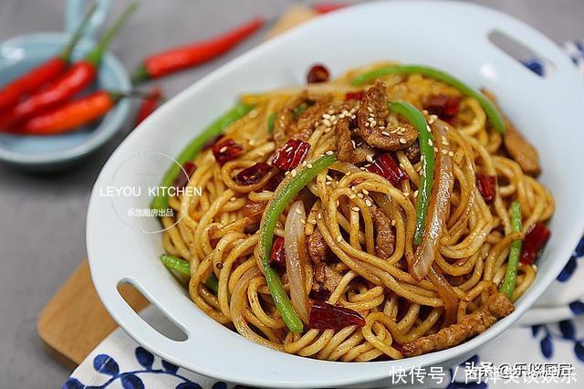  下班回家吃什么？12种面条，简单方便，菜都不用做了