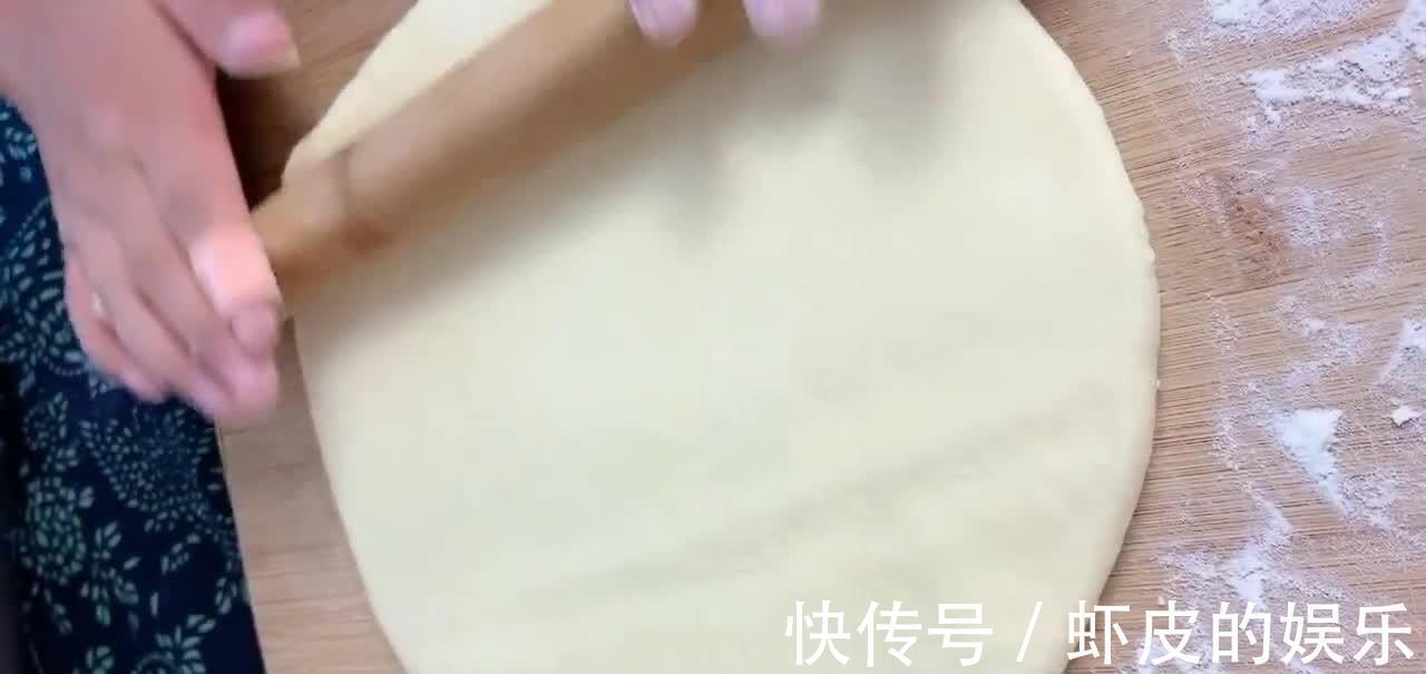 西红柿面片汤，半斤面粉，1枚鸡蛋搞定，汤底酸甜味美营养丰富！