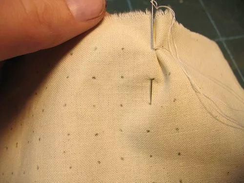 时装|干货丨时装大牌设计师都在用的手艺学会手工绣缀,给你的创意立裁加加餐