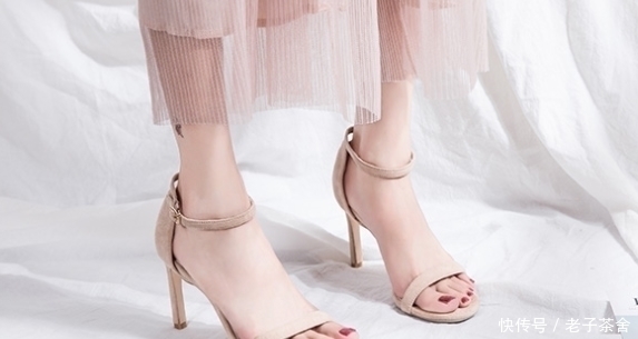 细跟|尖头细跟凉鞋,彰显女性的雅致,怎么穿都好看