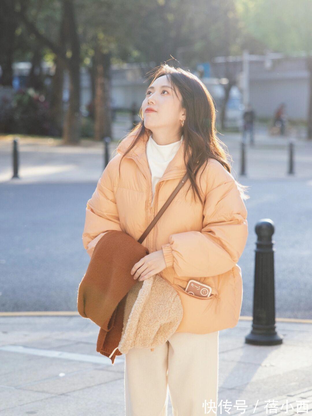 洋气|女人无论年纪多大,穿“羽绒服”都能时髦洋气,跟博主照穿就行