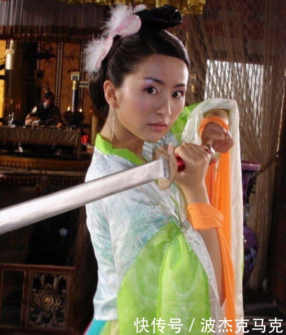 夫人|苏小妹上联调侃嫂子:嫂嫂看书心思汉,嫂嫂下联让立马她羞红了脸