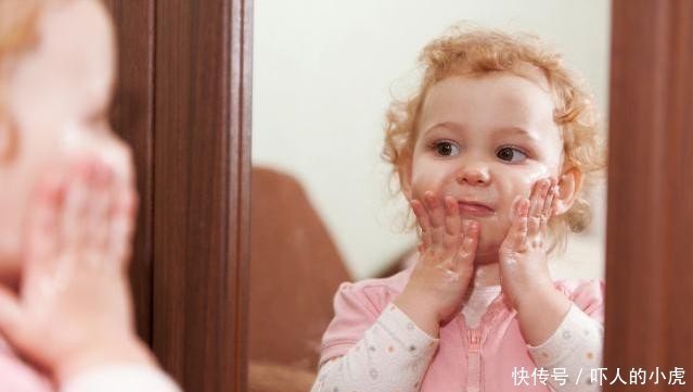 家长|宝宝多久才能认出镜中的自己?到了这个月龄,家长就要行动起来了