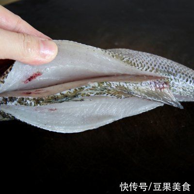 鲈鱼|#我为奥运出食力# 清蒸鲈鱼,鱼肉鲜美嫩滑的秘密