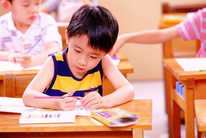 这个日子后出生的娃,上小学时看似慢一拍,实际上更有潜力