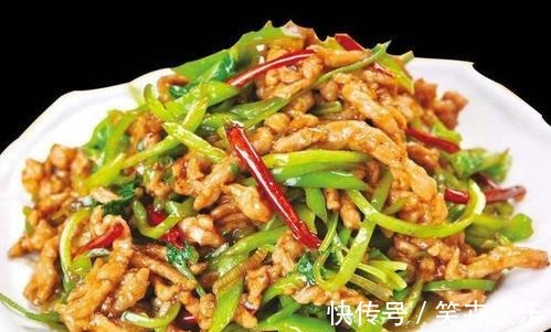 排毒养颜|青椒和此物一起炒,解热镇痛,排毒养颜,刮脂减肥,大肚腩不见了