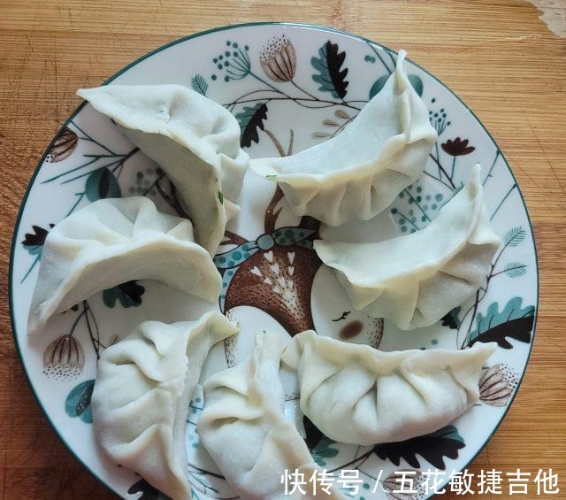 美食天下|虾皮鲜肉韭菜水饺,味道很鲜美,超好吃!