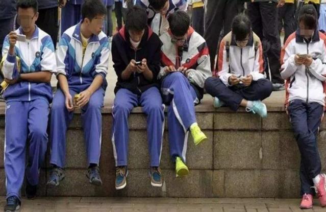 父母|那个“卖肾”买苹果手机的高中生,现状如何?网友:赔上了一辈子