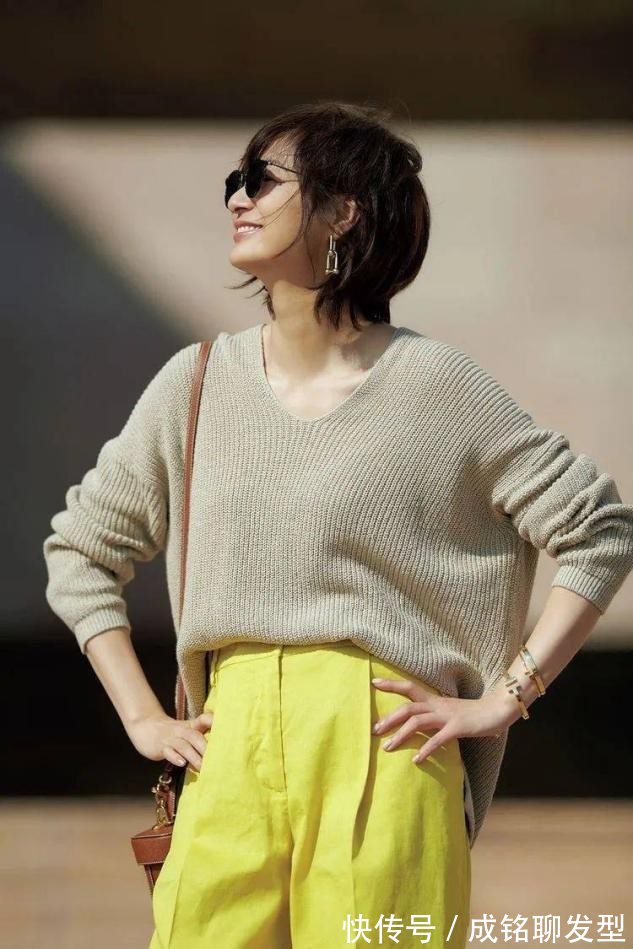 锥形裤|福冈佳子真是最会穿的女人,气质优雅审美独特,52岁依然光彩照人