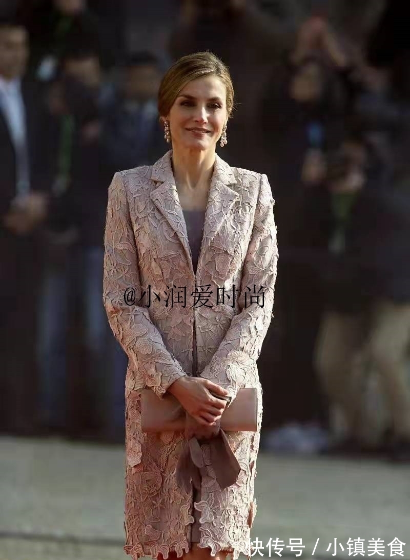 西班牙 看了西班牙王后的大衣穿搭,才发现:中年女人穿得得体比显瘦更美