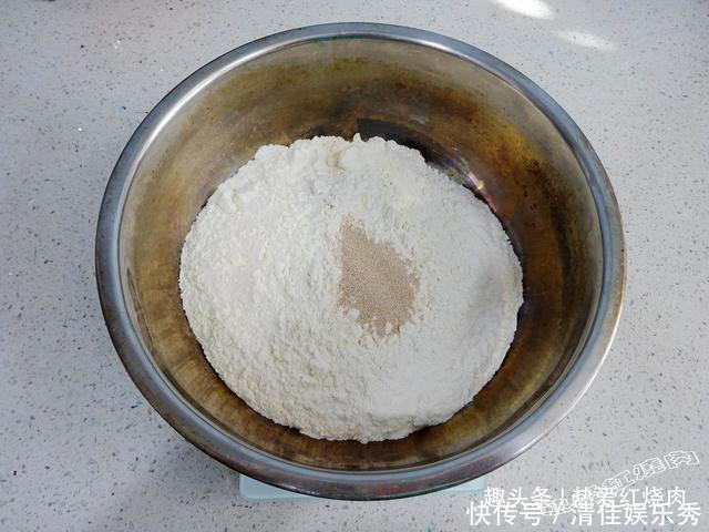 做成|紫薯别总蒸着吃了,加点面粉做成大发糕,蓬松暄软比蛋糕都好吃