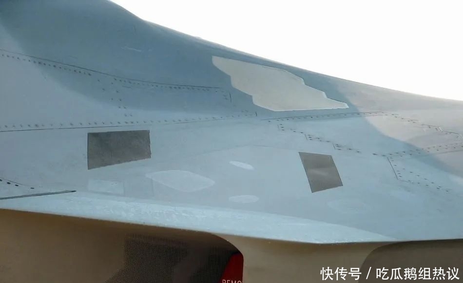 飞机身上的“筛子”到底是什么?