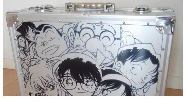 相聚一刻|柯南:高桥留美子晒出青山刚昌赠予的灰原哀签绘,小哀可爱帅气