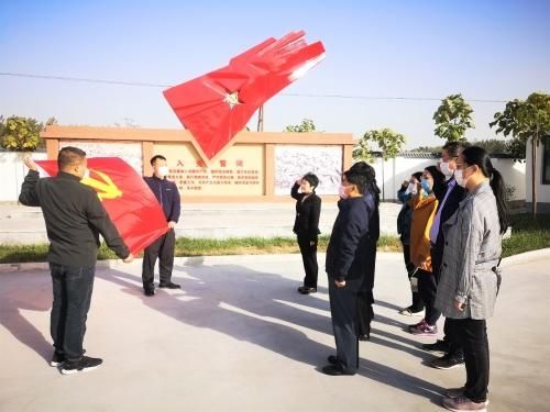 党日|市外办党员赴牛庄镇、龙居镇开展“学英雄见行动、守初心担使命”主题党日活动