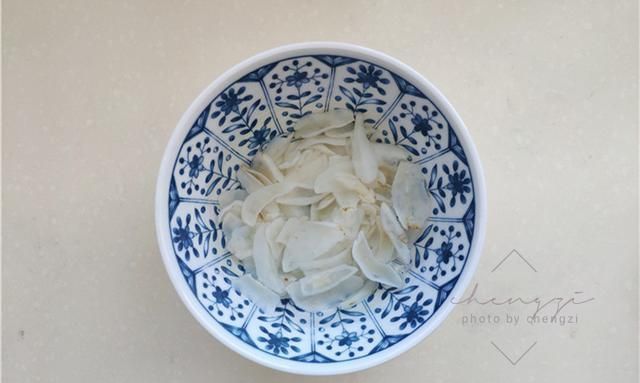 正月初七也称“人日”,记得吃七菜羹,每菜都有寓意,讨个好彩头