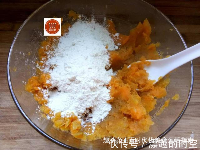 红薯饼的新做法,不烤不油炸,健康又美味,做法还简单!