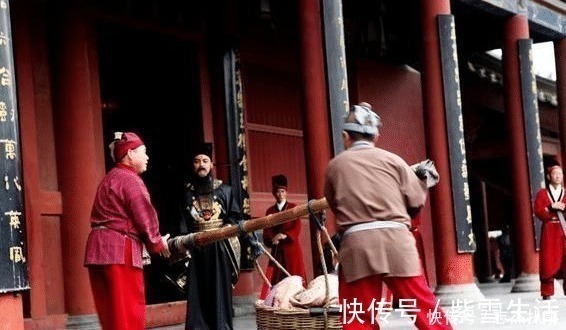 上联!包拯为破案出了一上联,为何能肯定对得出下联的就是凶手?