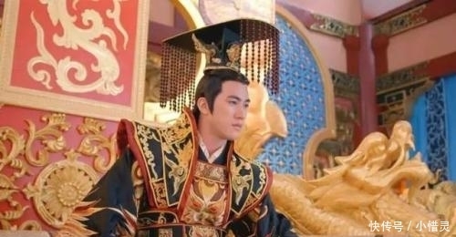 唐高宗李治|皇帝给老人两个梨,让他分给900个人吃,老人一招就化解这个难题