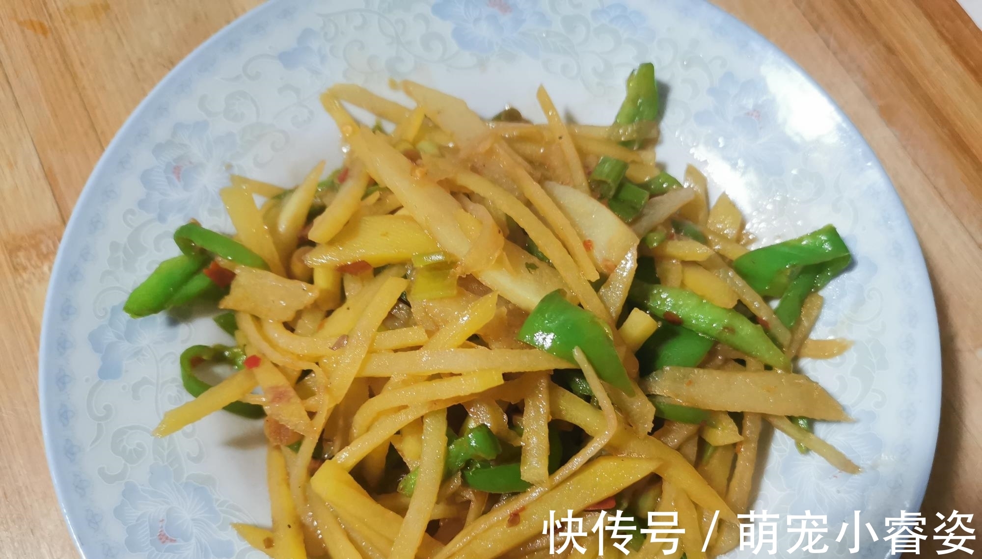 丝瓜|晚餐三个菜还被老爸嫌弃：做成这样，你真是太抠门了！