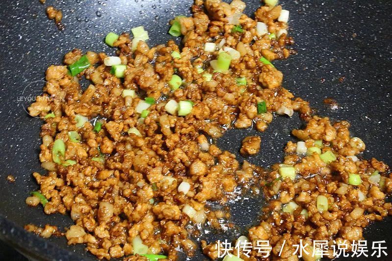 10分钟早餐面,肉末和面条的搭配,好吃到连汤都不想剩下