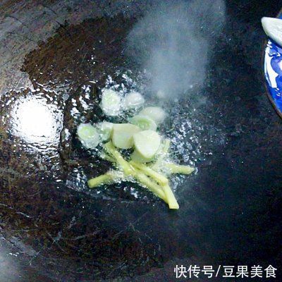 水淀粉|这道小炒白玉菇，分分钟光盘