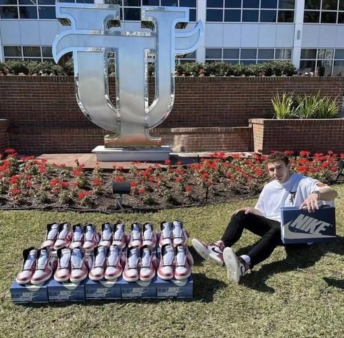 真不要脸了？主理人亲自下场给后门贩子写感谢信