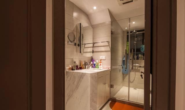 卫生间|晒晒表弟给我家装的新房,卧室的卫生间看一次脸红一次好尴尬