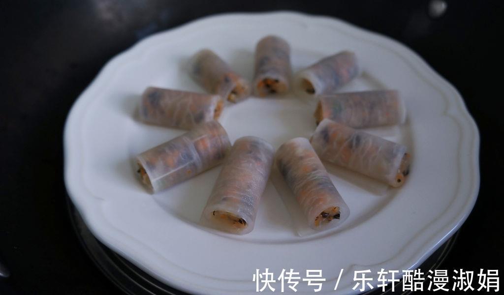 鸡肉|白萝卜鸡肉卷的家常做法，鲜香味美，好吃到根本停不下来