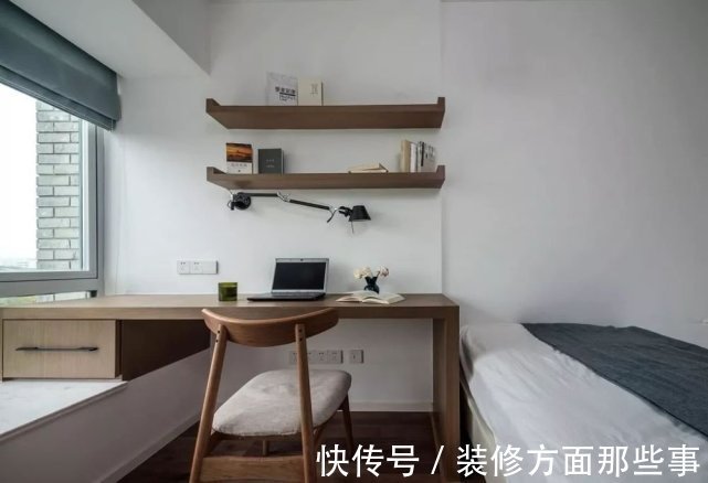 书房|用角落空间设计出个小书房,简直太实用了!节省空间,1㎡不浪费