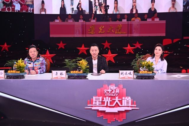 《星光大道》2021全新周赛精彩来袭 今天19:30CCTV-3不见不散！