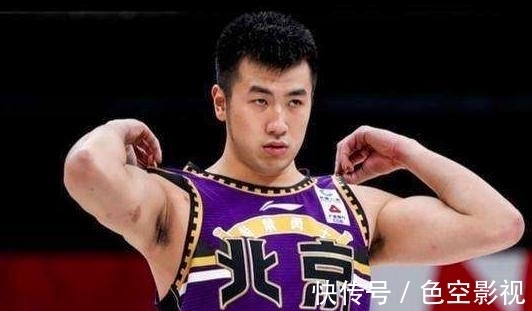 悍将|击败哈达迪，助阵马布里，昔日男篮悍将发威