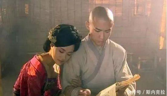 身边|皇帝看上太后身边两尼姑, 召其侍寝遭拒, 结果发现太后惊天秘密！