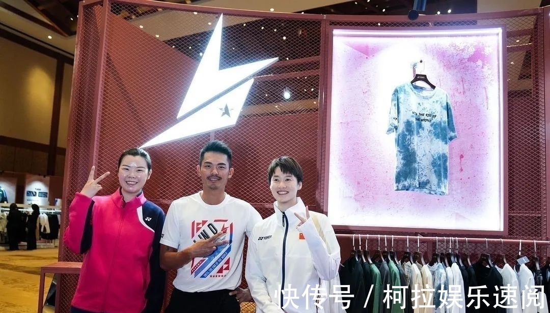 女单|国羽三奥运冠军同框!李雪芮儿子表情淡定,陈雨菲抱娃动作获赞