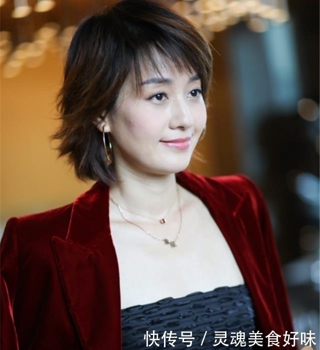 丸子头 女人不论多少岁,这3款“显老”发型尽量别留,像大妈还没档次!