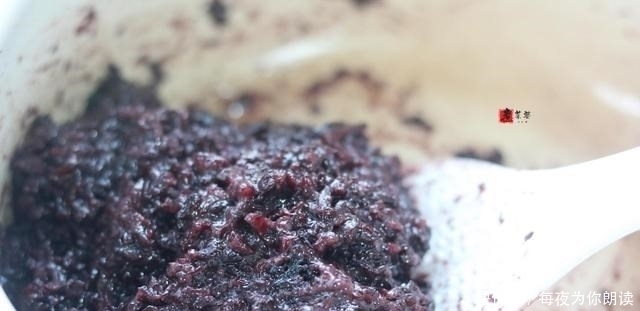 紫米别再煮粥了，教你做成百搭馅料，随吃随取，奶香浓郁糯叽叽