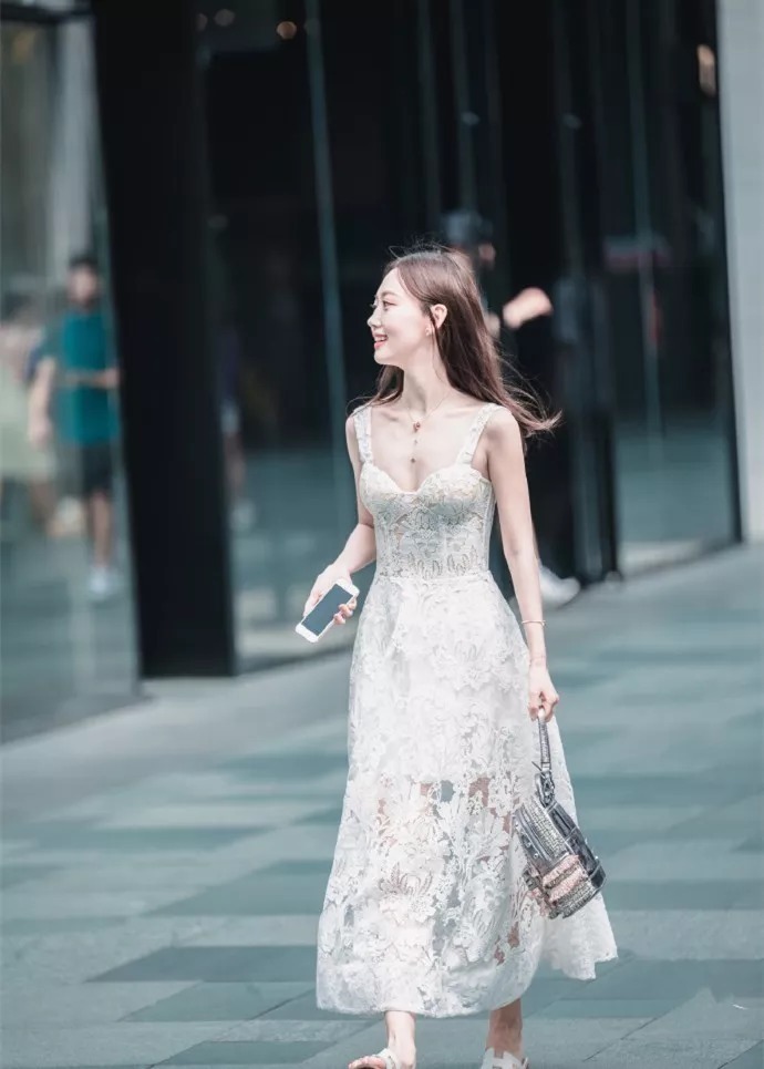 搭配|出街搭配高跟鞋,显瘦显高又迷人