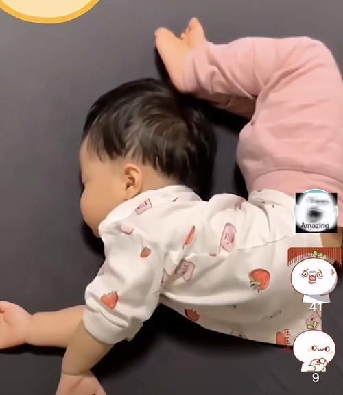 睡眠质量|宝宝的睡姿能有多“超纲”?掀被子的瞬间,仿佛在开盲盒