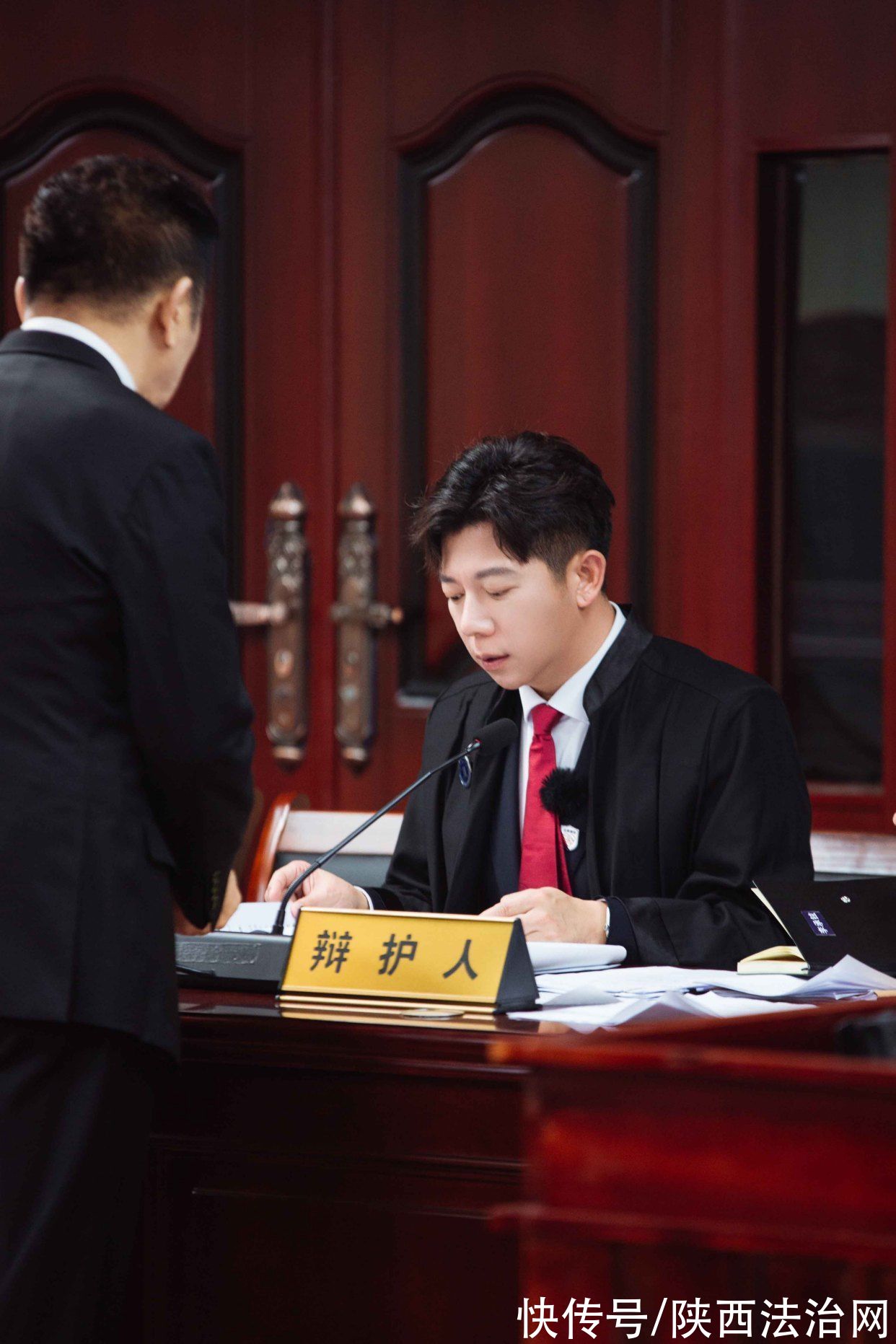 《我們的滾燙人生》法援站 張智霖張晉模擬法庭高能對峙