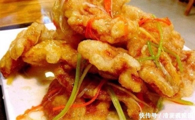 锅包肉这样做,一次做个两盘,和女朋友一人一盘,吃到满足!