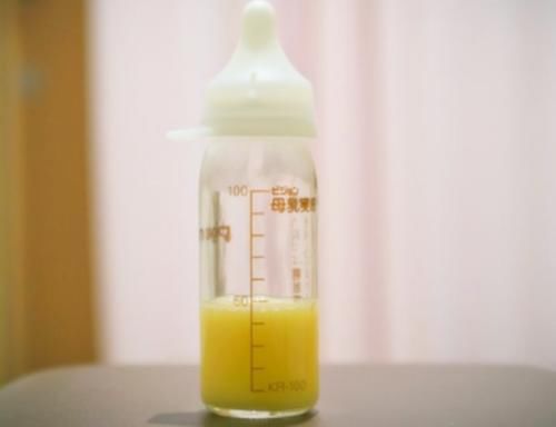 母乳“颜色”不同，营养价值会不会有变化？优质母乳是这种颜色