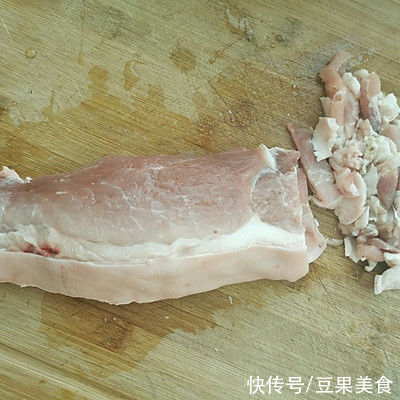 荸荠（马蹄）炒肉