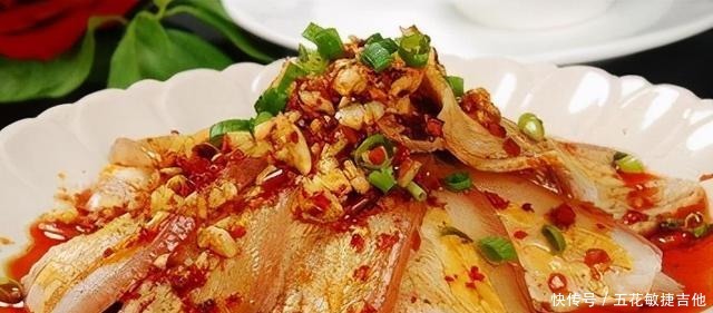 八道凉拌白肉，口感和味道各不相同，等着你来发现，等着你来品尝