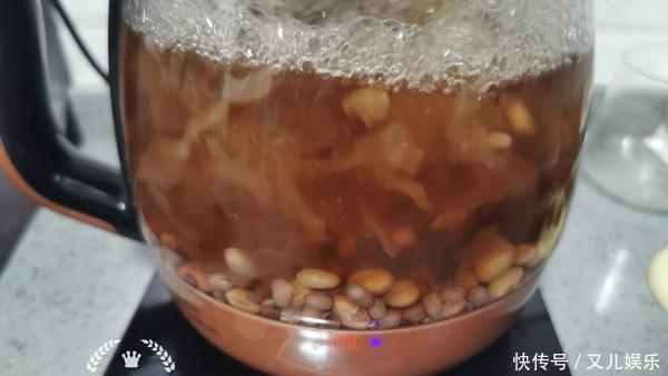 蒂间|妈妈每天用“它”做早餐，60岁年龄40岁容貌，肤白还有弹性！