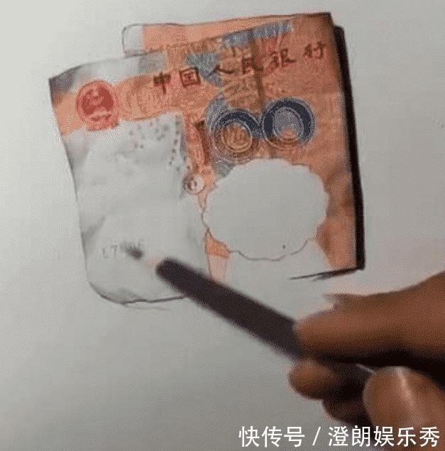 人民币#美术生终于对人民币下手了!画完阴影后,老师的内心犹如万马奔腾