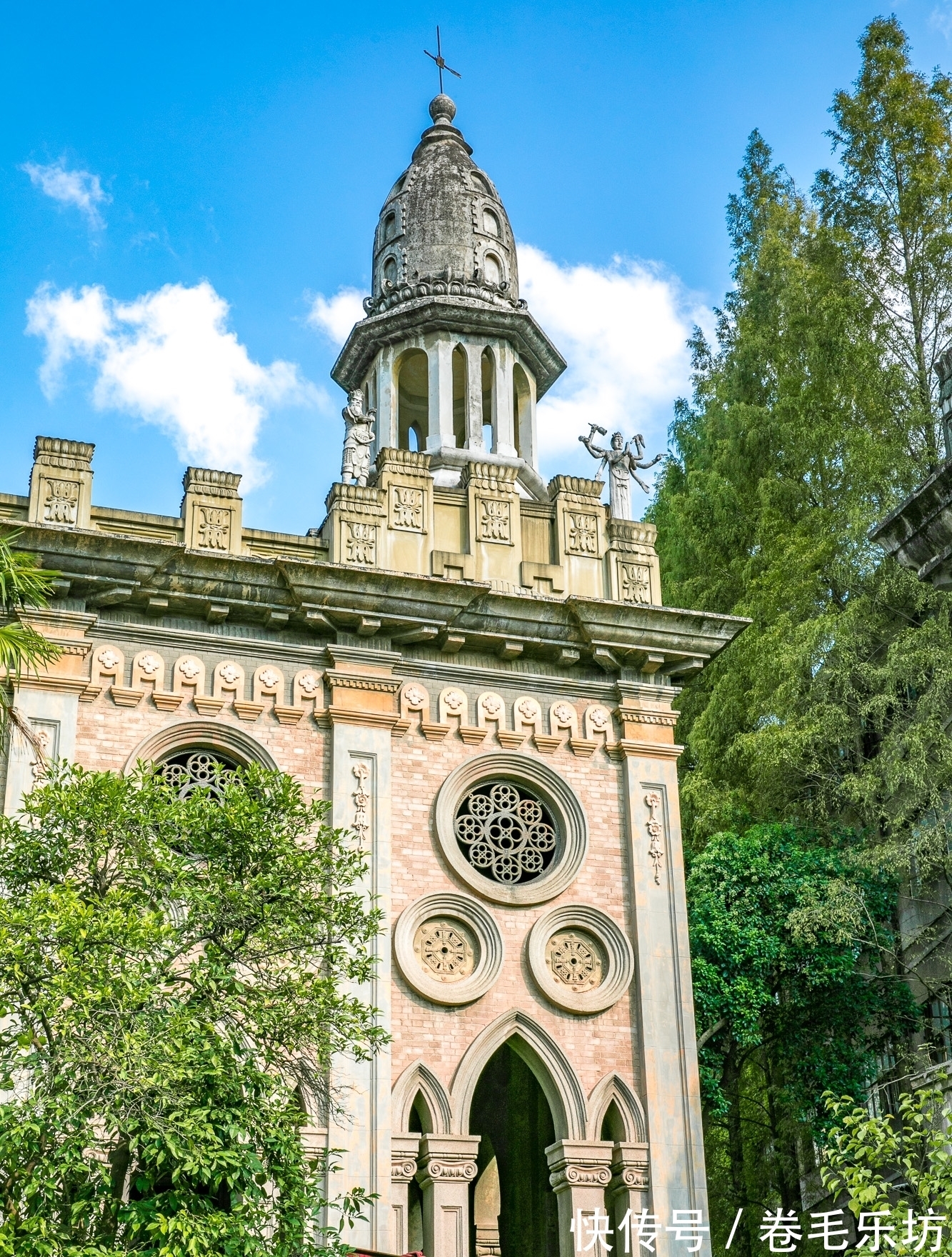 古德寺|武汉古德寺：中国佛寺建筑中的一朵奇葩，可以假装出国的旅拍景点