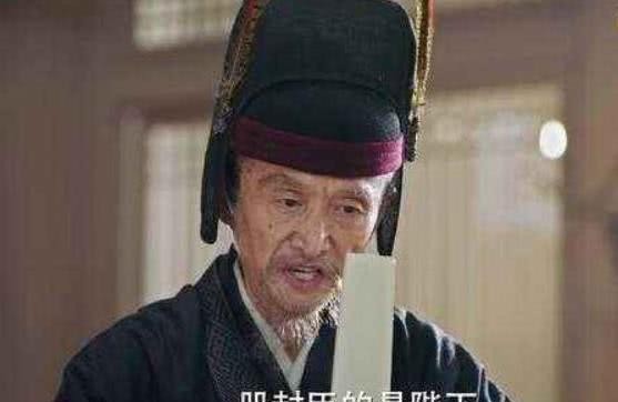 曹操|曹操的五大谋士中，为何只有贾诩笑到最后？易中天：做人有大智慧