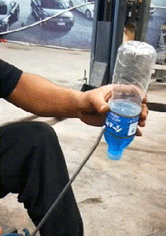 |搞笑GIF:当时就吓懵了 不是说好的只是洗澡吗