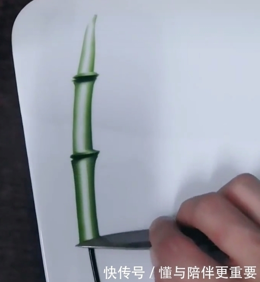 小鸟&画师用果酱画竹子小鸟,独特手法震惊全场,网友:天使吻过的手