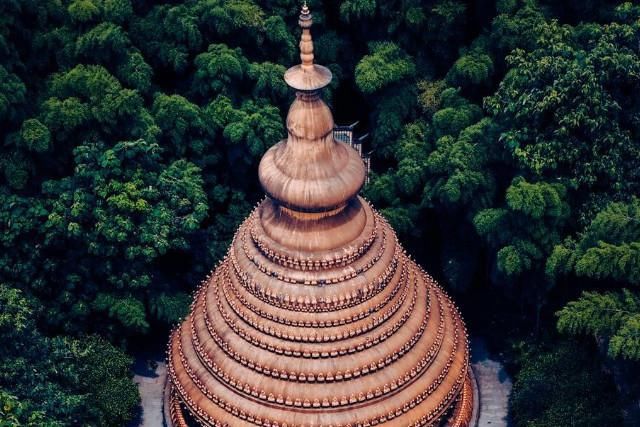 门票|浙江一寺庙面临“关门”，耗资12亿极尽奢华，门票128少有人去