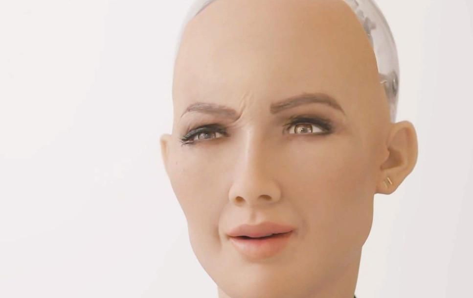 索菲娅|当年那个说要“毁灭人类”的女机器人，现在怎么样了呢？大开眼界
